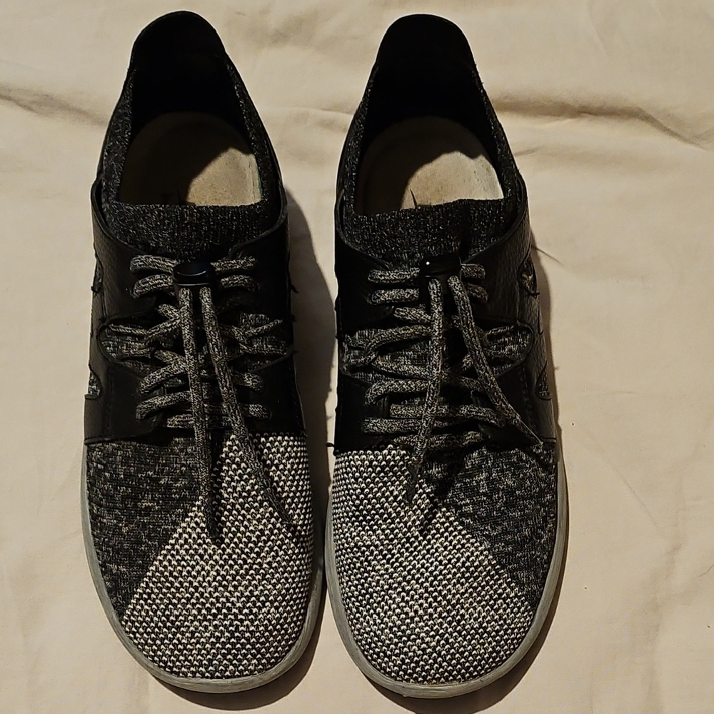 Earth Inner Sock Trail Running Shoes